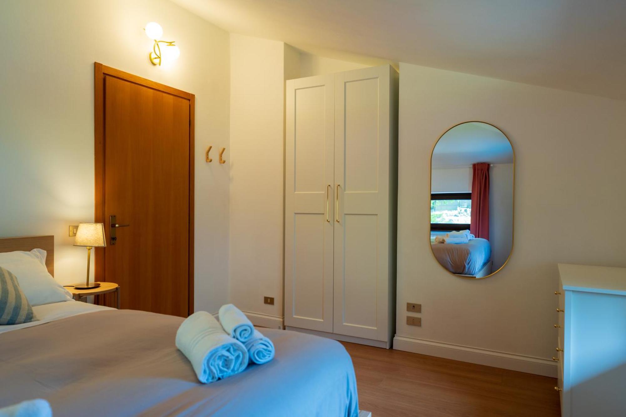 Stunning Apartment- Terrace And Swimming Pool Bellano Extérieur photo