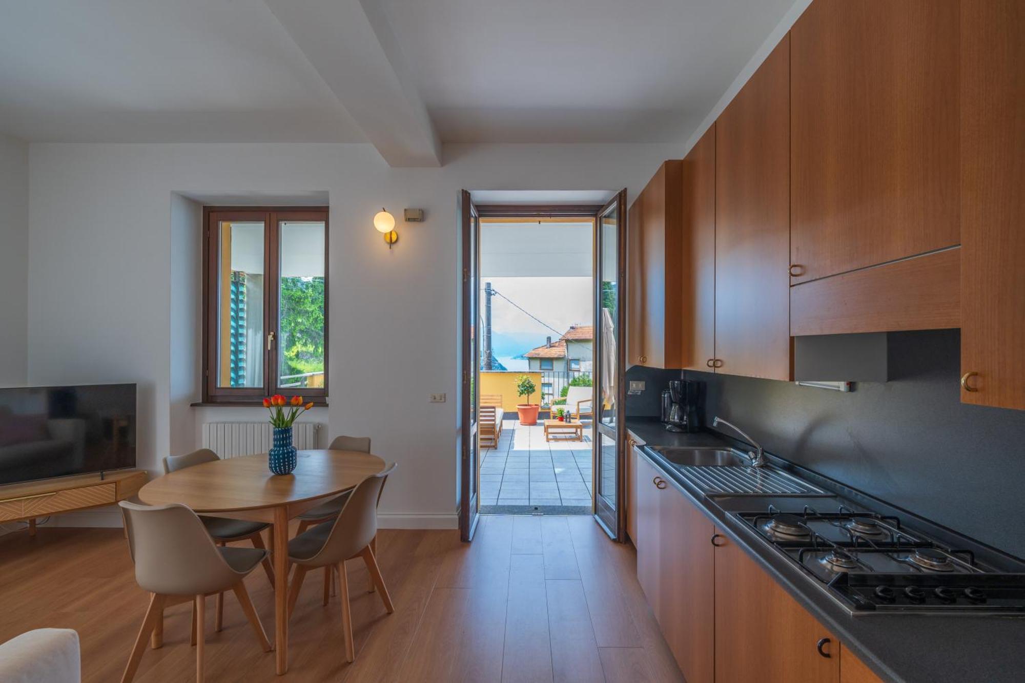 Stunning Apartment- Terrace And Swimming Pool Bellano Extérieur photo