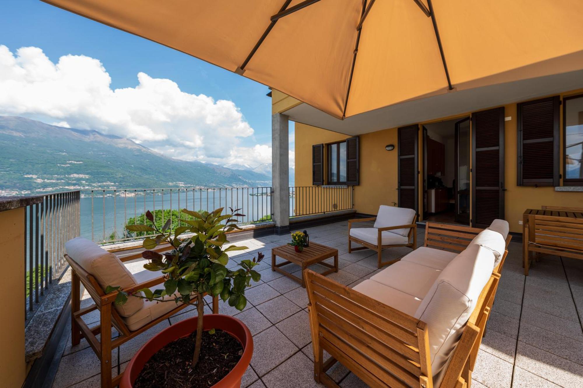 Stunning Apartment- Terrace And Swimming Pool Bellano Extérieur photo