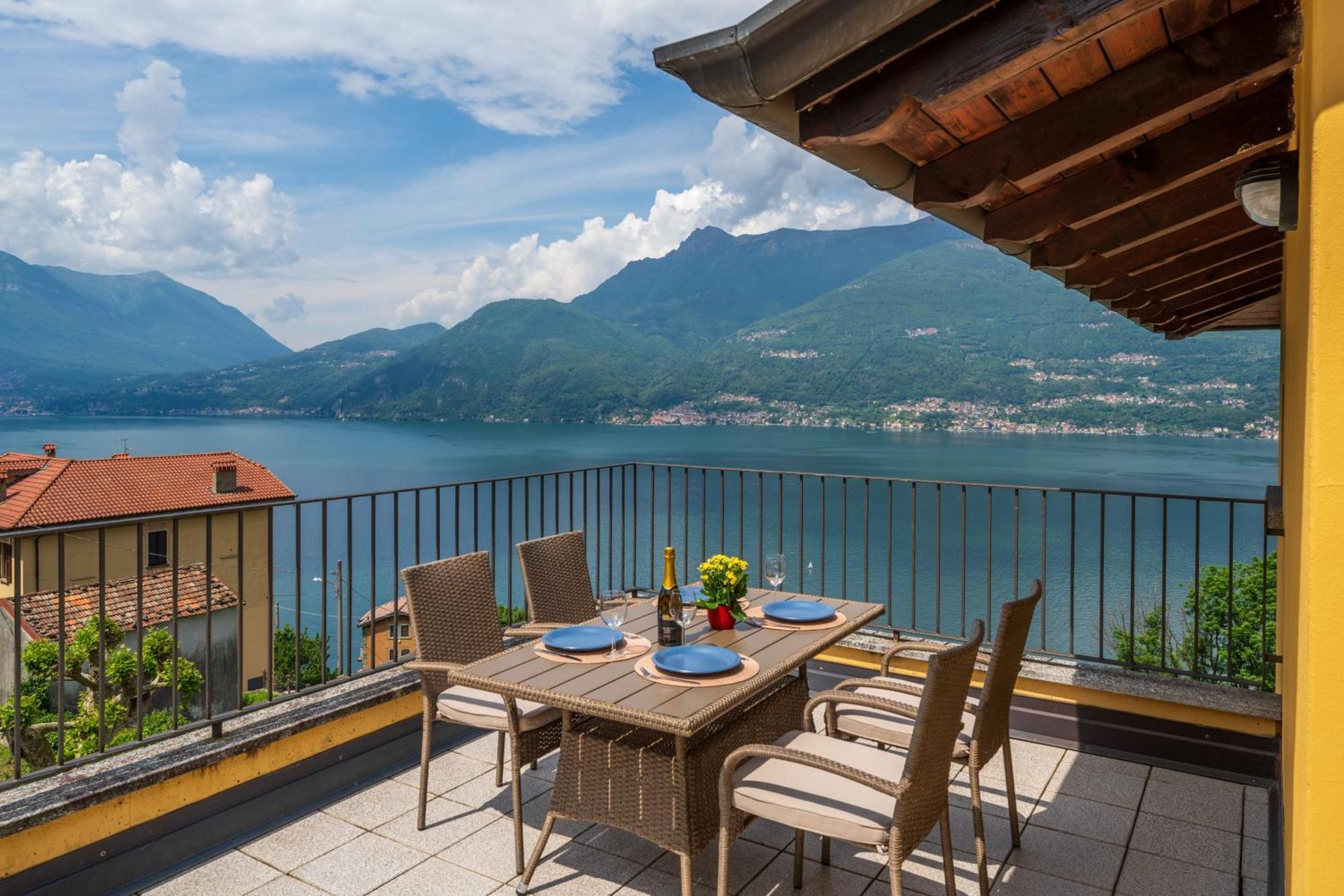 Stunning Apartment- Terrace And Swimming Pool Bellano Extérieur photo